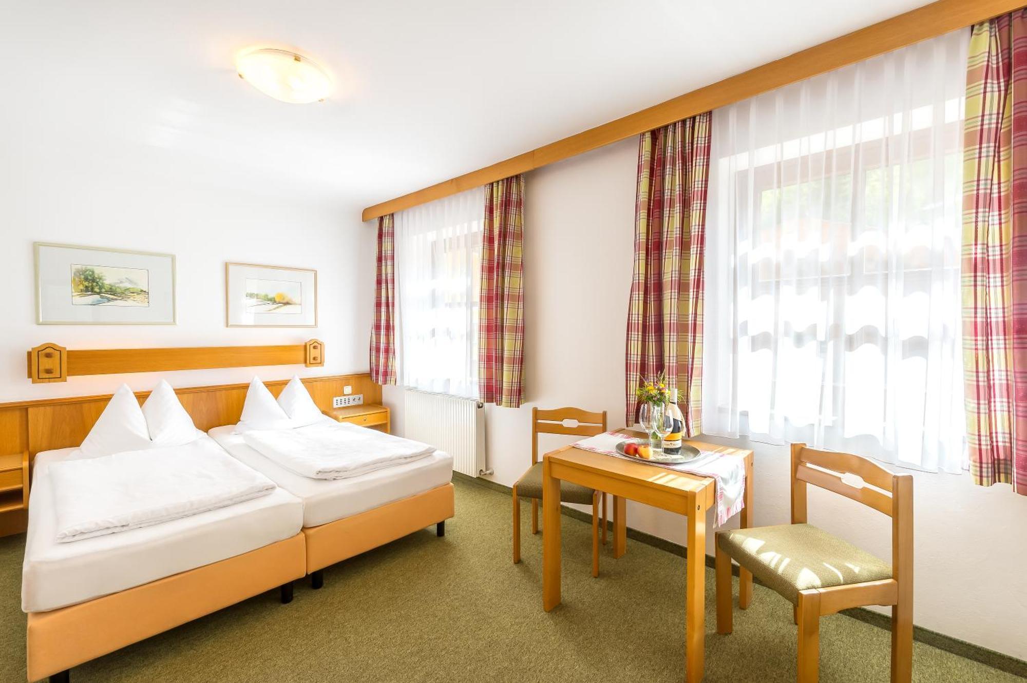 Landhotel Almroesl Im Grossarltal Huttschlag Phòng bức ảnh